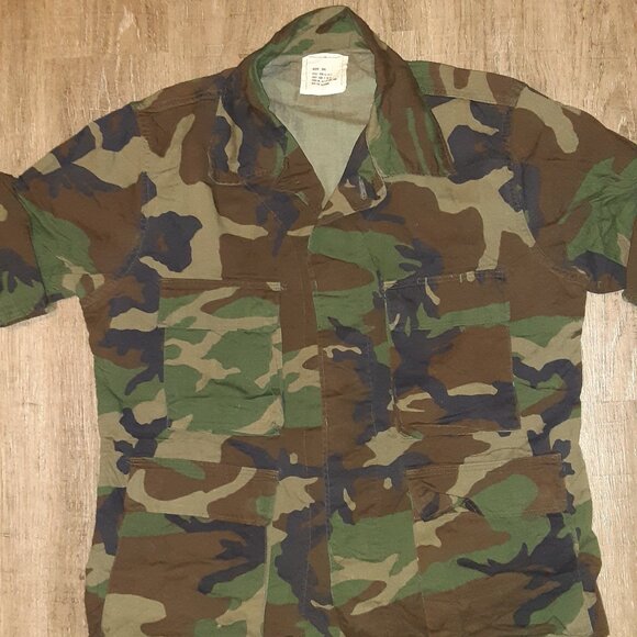 Woodland Camo Pattern * Vintage Long Sleeve, Medium Short, Coat, Combat * EUC * - Picture 2 of 7